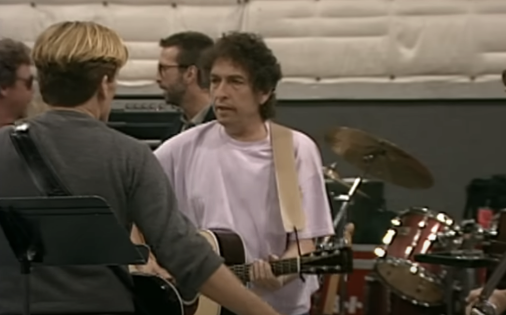 An image of Bob Dylan backstage. 