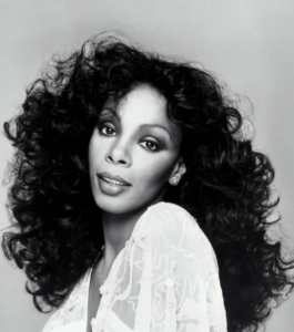 19 Vintage Pics of Iconic Female Celebrities - The Scroller