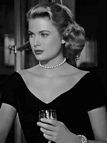 19 Vintage Pics of Iconic Female Celebrities - The Scroller