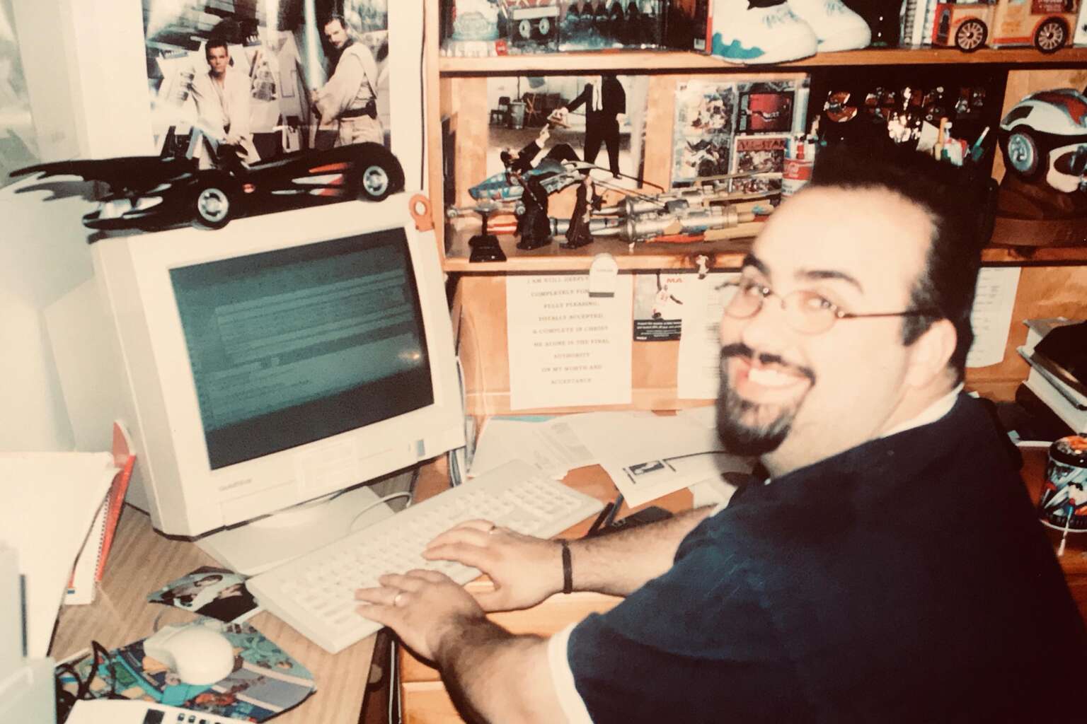 15 Old-School Computer Nerd Pictures That Went All In On the Nostalgia ...