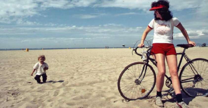 35 Nostalgic Vintage Photos of 1982