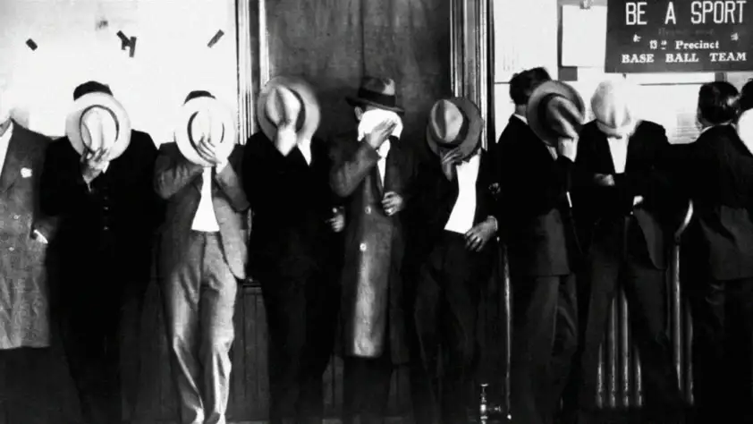 eerie-photos-speakeasy-crime-mob-enforcers