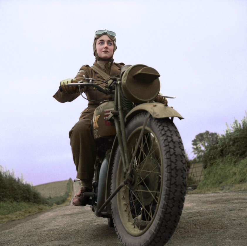 1940s Powerful Photos Brought Back to Life in Color