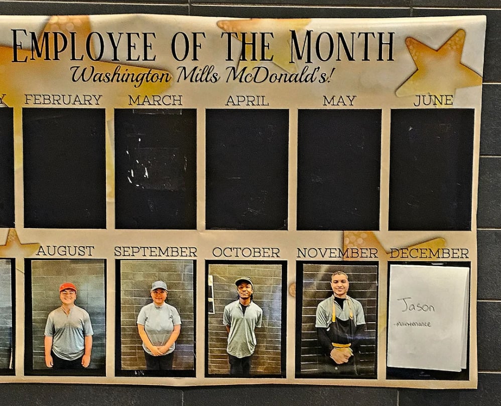 15 Employee of the Month Displays That Went Wrong, image size:998x810