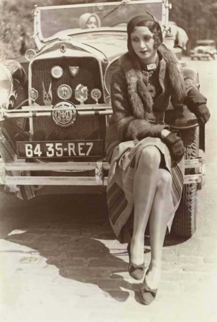 20 Vintage Photos That Embody Flapper Culture (1920s–1930s)