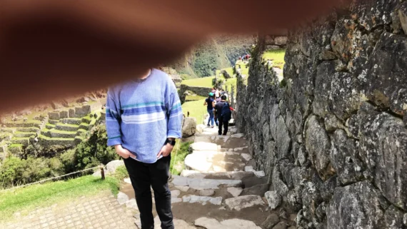 tourists-failed-landmark-photos