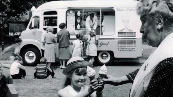vintage-ice-cream-truck-neighborhood-photos