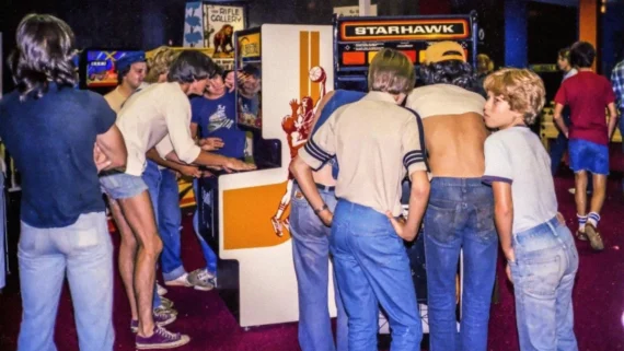 vintage-arcade-hall-peak-photos