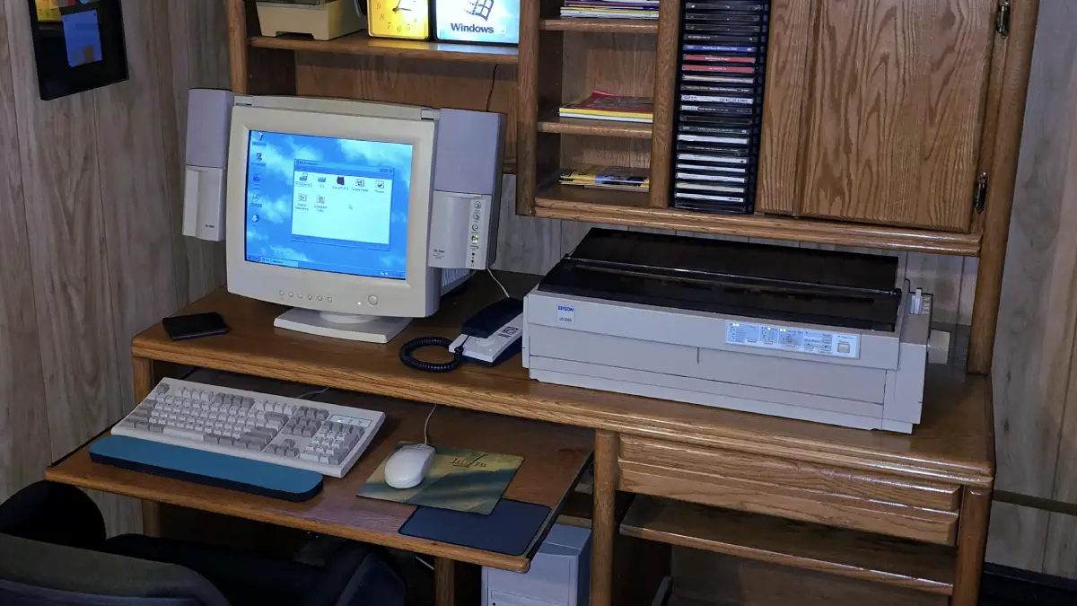 16 Iconic Pieces of 1990s Hardware That We Totally Rely On