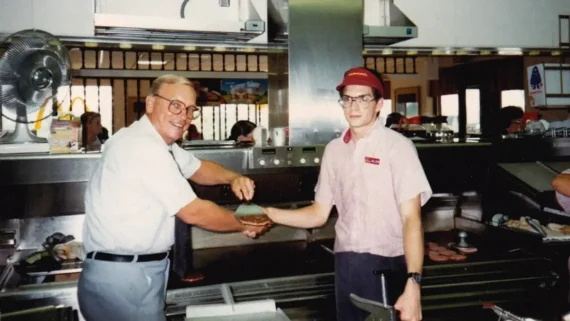 classic-summer-jobs-teenagers-retro