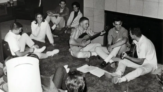 vintage-photos-college-campuses-60s-80s