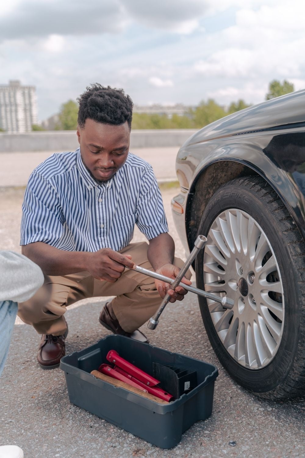 Changing a car tire